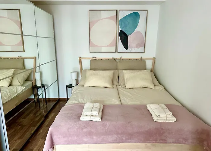 River Passage Garage/ac/balcony