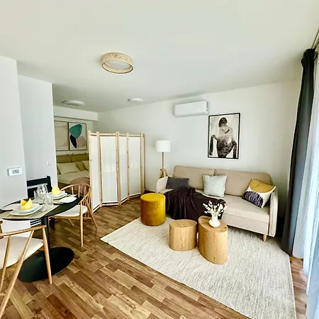 아파트 River Passage Garage/ac/balcony *